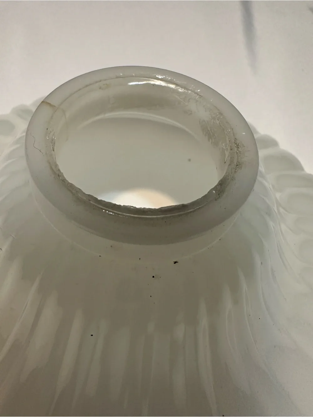 Vintage / antique milk glass/clam broth lampshade pendant light shade opalescent